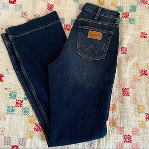 Like New Wrangler Exaggerated Bootcut Jeans
